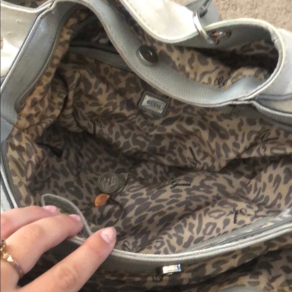 Large guess purse - Picture 3 of 8